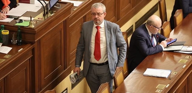 Zavírat za propagaci komunismu? Včera bylo pozdě, zní z koalice