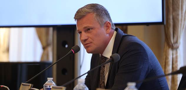 Turek (Motoristé sobě): Finanční pomoc Ukrajině zajistí, že nedojde k další uprchlické vlně