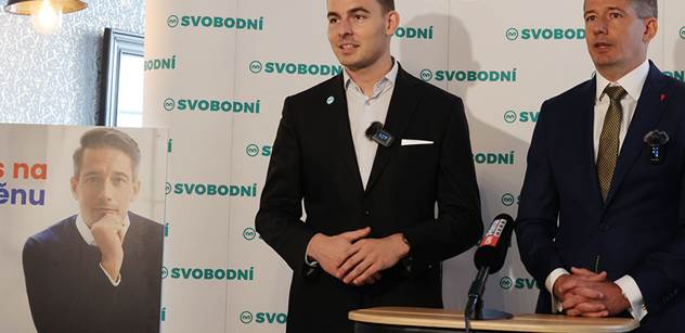 Neambiciózní premiér vzdal snahu o vyrovnaný rozpočet, tvrdí Vondráček