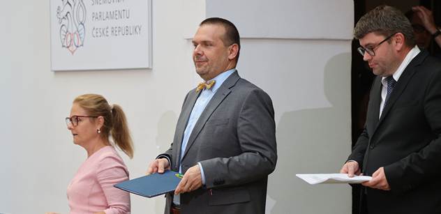 Poprask s registrací. Ministr nevěděl, teď hasí průšvih. V ODS řev, že je nikdo nebude volit