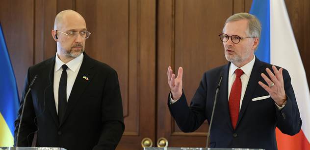 „Ukrajina v NATO? Sci-fi.“ Po utajeném podpisu dohody bouchly ve sněmovně dveře