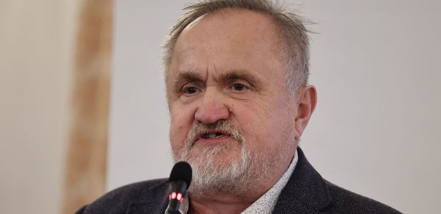 „Zvedneme venkovské obyvatelstvo.“ Naštvaný zemědělec proti vládě. Burcuje k volbám