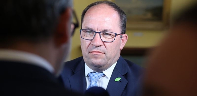 Ministr Výborný: Jdeme cestou pozitivní motivace vlastníků a nižší regulace