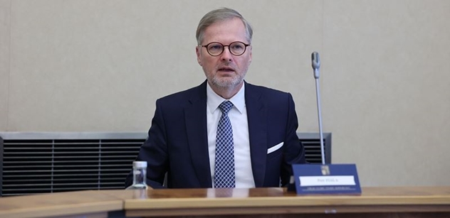 „Zneužití povodní a cynismus.” Povodňový úder vládě. I kvůli volbám