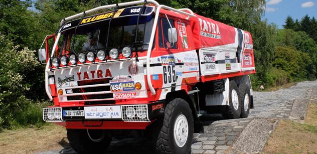 Znovuzrození dakarské legendy: TATRA TRUCKS zrenovovala a ukázala jeden ze svých prvních dakarských závodních vozů