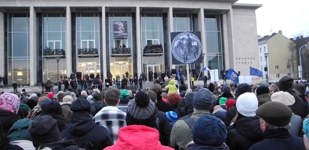 Tisíce lidí v Brně na generálovi. Celé město volilo Pavla a dále bude, burcovala primátorka