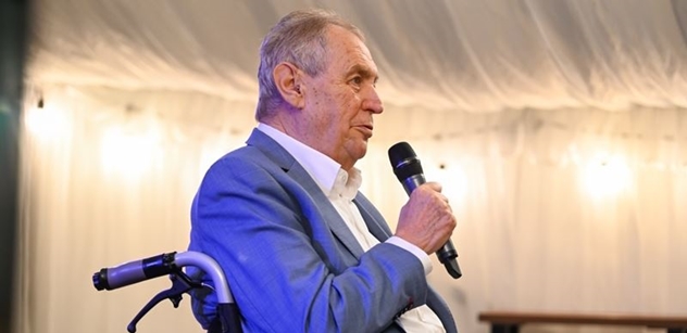 Nebýt Gorbačova, ukončily by revoluci milice. Miloš Zeman zasáhl do oslav