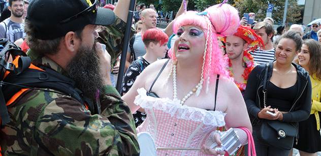 Pochodu Prague Pride se letos zúčastní diplomaté z 11 zemí, včetně USA