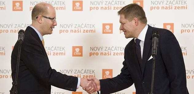 Česko-slovenské námluvy: Podepisovaly se dohody a premiéři si notovali
