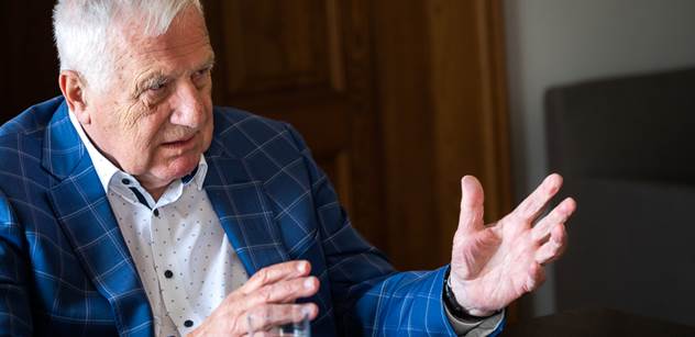 Za laciný potlesk liberálního Západu...Václav Klaus, opoziční smlouva a výprask novinářům