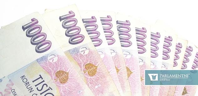 Místo elektřiny dřevo. Kominíci mají plné ruce práce, aby připravili domácnosti na zimu