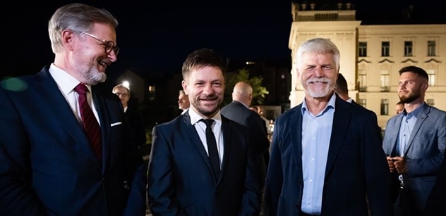„Morální vzor a příkladná osobnost“. Po české občanské ceně usiluje Mádl o Oscara
