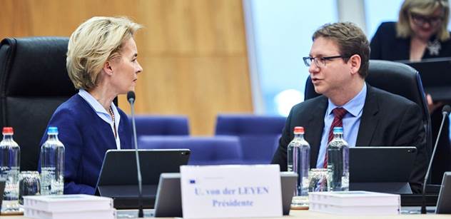 EU má šedou eminenci. Z Německa. Bez něho prý neprojde nic