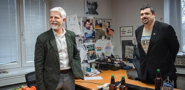 Prezident pochválil zemřelou Aničku. Ale okamžitě dostal za fotku s Novotným