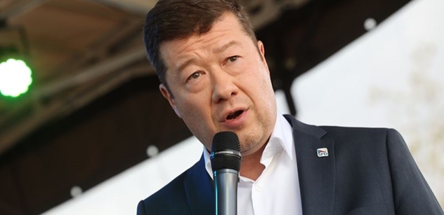 „Ostuda, stíhání by mělo skončit.“ Okamura našel nečekané zastání