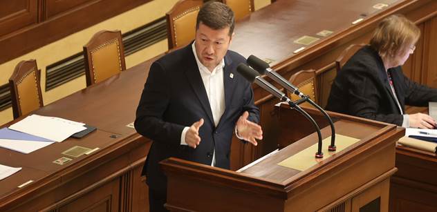 Právo platí i pro proruského trolla, vzkázal Okamurovi Pospíšil. Přišla odpověď