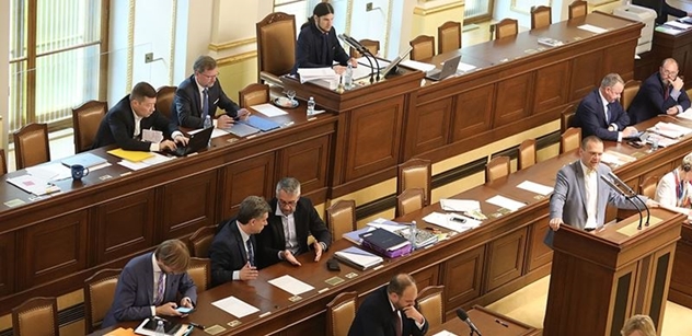 Sněmovna podpořila přistoupení ČR k fiskálnímu paktu