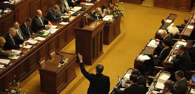 Návrhy TOP 09 na zavedení finanční ústavy sněmovna zamítla