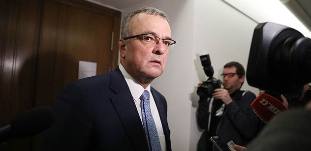 Faltýnek vzkázal ČSSD: Odstoupení člena vlády po prvoinstančním odsouzení v koaliční smlouvě je absurdní