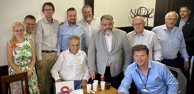 Servilita k velkému bratrovi, to je problém. Zeman na Drulákově fóru varoval před liberálními demokraty