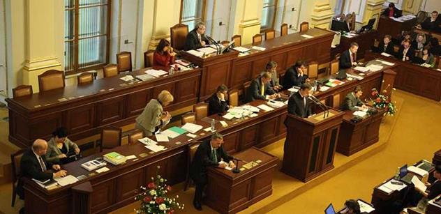 Poslanci se přeli kvůli návrhu KSČM na zrušení lustračních zákonů 