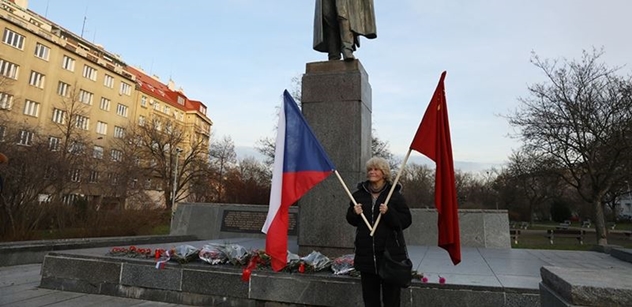 Přesun kontroverzního pomníku Koněva a nový památník bude Praha 6 řešit roky