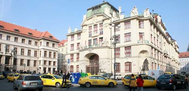 Praha omezí kompetence ředitelů magistrátních odborů 