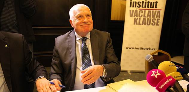 Klaus znovu z Varšavy: Lech Kaczyński by věděl, že migrační krize je...