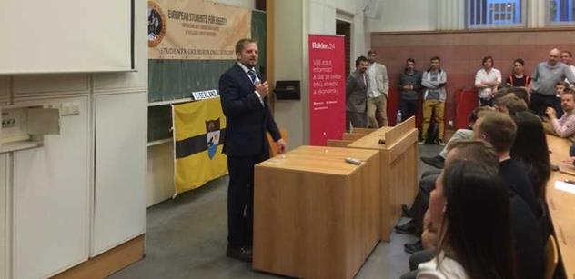 O budoucnosti Liberlandu bude jeho prezident hovořit na přednášce. Zve i na výstavu státních symbolů