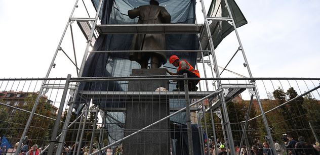 Policie eviduje v případu Koněvovy sochy osm incidentů