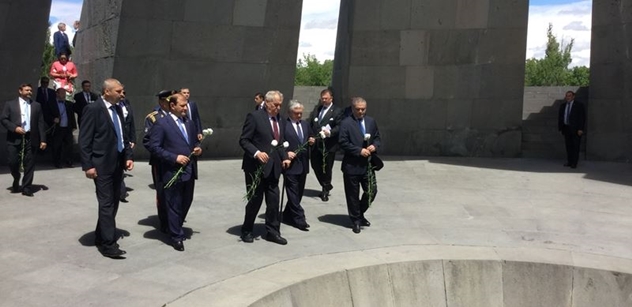 Zeman promluvil v Arménii, turecký velvyslanec prý po jeho slovech možná na protest opustí zemi. A pak náš prezident ještě přidal