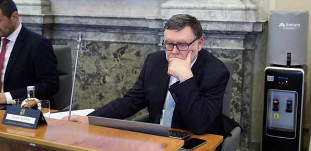 Hlavní starost ministra Stanjury... Ekonom vysvětluje řezání do důchodů
