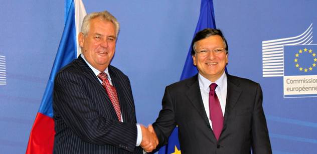 V Bruselu se radují. Šéf komise Barroso hovoří o návratu ČR do Evropy