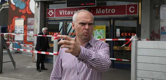 Pražské metro jezdí bez omezení, zastavuje na každé stanici