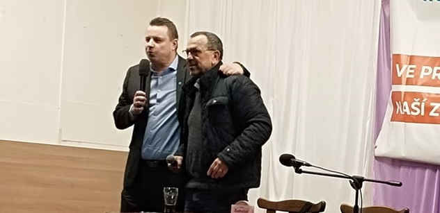 Foldyna a Rajchl v Kladně: Trump a Putin se dohodnou, my s tím neuděláme nic. Řešme problémy Čechů