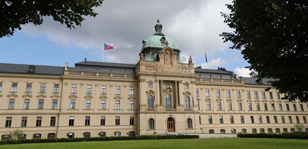 Vladimír Ustyanovič: Všechny chobotnice Fialovy vlády