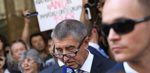 Protest proti Babišovi byla řízená provokace. A Kalousek a Němcová... Překvapivý hlas ze sněmovní opozice