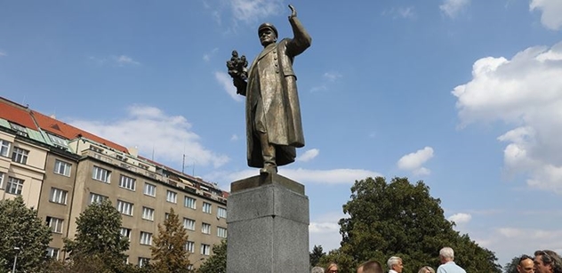 Praha 6 žádá o pomoc ministerstvo obrany. Kvůli pomníku maršála Koněva