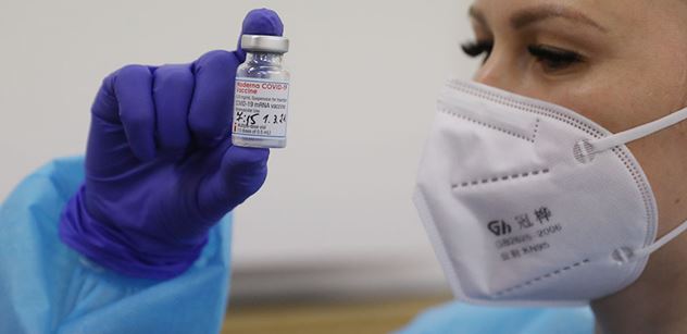AstraZeneca prý měla v Itálii schovaných 29 milionů dávek vakcíny