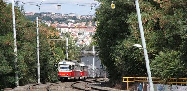 Praha schválila zásadní revoluci: Natře tramvaje a autobusy