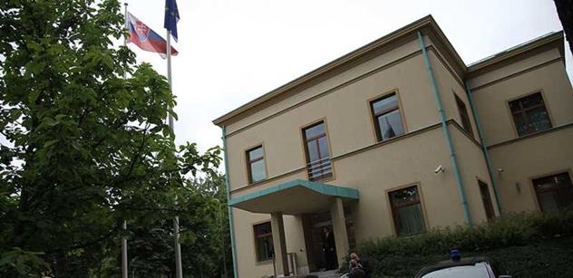 Česko prý zadržuje archivní spisy vojenské rozvědky, jež žádá SR