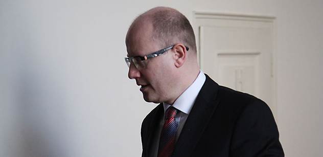 Premiér Sobotka a ministr Dienstbier budou jednat s profesními komorami