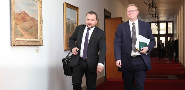 Že koaliční lídři nechali vše na Zemanovi? Ministr Jurečka popisuje, co se dělo poté, co Sobotka překvapivě vyhlásil demisi