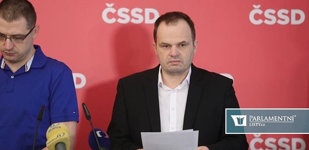 Jde i o Zwyrtek Hamplovou. Dusné detaily vylučování z ČSSD