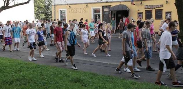 Romové útočí i na Břeclav. Místní se bojí chodit na vlak