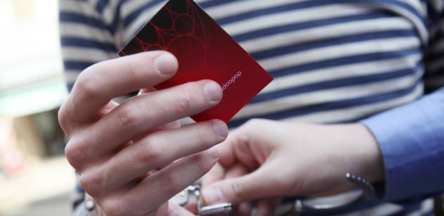 Provozovatel Opencard hrozil Krnáčové z rádia: Zastavením karty si nepomůžete, stejně z vás budeme vymáhat stamiliony