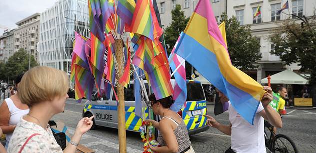 „Ruce pryč!“ Prague Pride odkryla chystanou změnu. Jde o děti