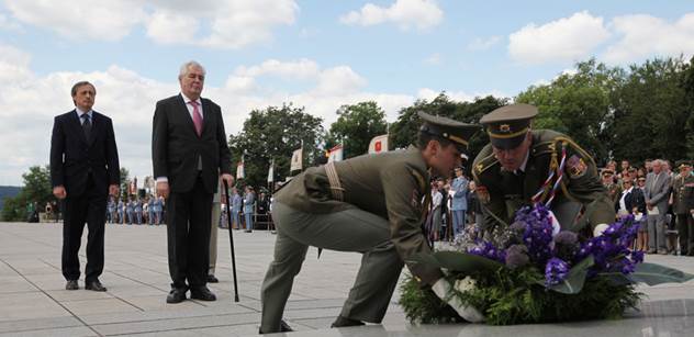 Úctu a věčnou památku. Vedení státu truchlí nad smrtí tří českých vojáků v Afghánistánu