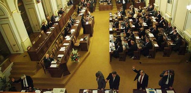 Sněmovna začne projednávat normy proti daňovým únikům