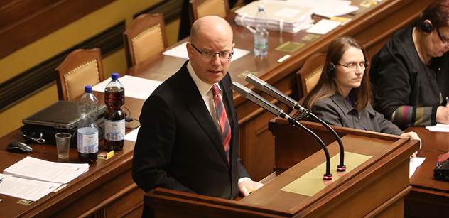 Premiér Sobotka: Teď je 7. prosince, měli bychom státní rozpočet schválit, aby byl jasný signál
